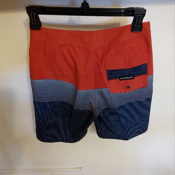 NWT Quiksilver Board Shorts Boy's 26/12 Firm Price   - Picture 2 of 3